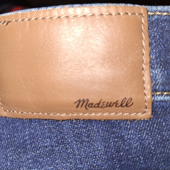 Madewell 10" High Rise Skinny jeans in a 29x29" inseam. They're new without tags - Picture 6 of 10